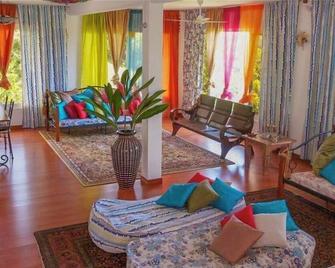 Villa Citronella Sea View - Anse aux Pins - Olohuone
