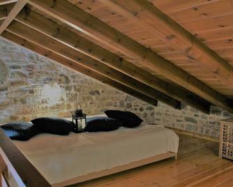 Traditional Stone House at Great Location - Koroni - Bedroom