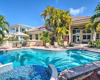 Key Colony Beach with Private Dock & Pool! - Key Colony Beach - Pool