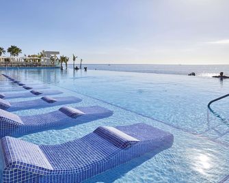 Riu Palace Baja California - Cabo San Lucas - Zwembad