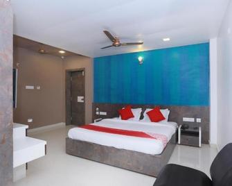 Kalaimagal Residency - Ramanathapuram - Bedroom