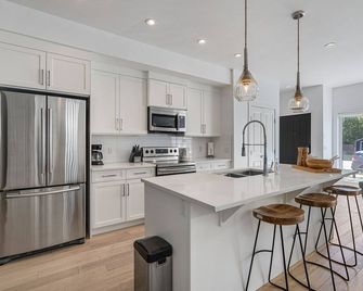 Luxury Spacious Private House near City Centre - 卡爾加里 - 廚房
