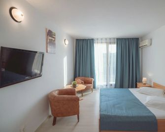 Q Hotel - Neptun