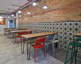 Hola Hostal Collblanc - L'Hospitalet de Llobregat - Restaurant