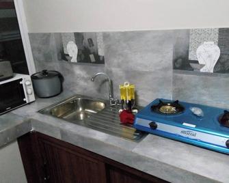 Charming House in Curepipe + Garden - Curepipe - Kitchen