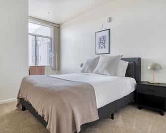 Lovely Palo Alto 2BR w/ AC, Pool & W/D, walkable location, by Blueground - Palo Alto - Habitación