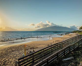 Island Surf 506 - Kīhei - Beach