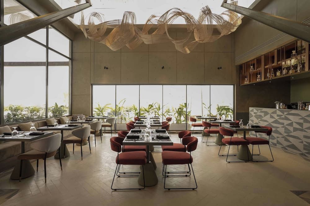 SeSaya Poshtel & Bistro - Colombo's Newest and Finest Poshtel Dorms and Rooms - קולומבו - מסעדה