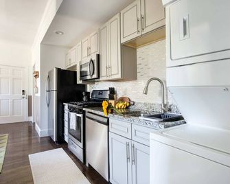 Druid Delight - Atlanta - Kitchen