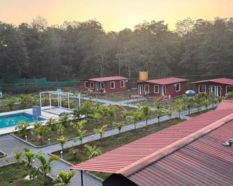 Cheetah Farms Jungle Stay - Dandeli - Piscina
