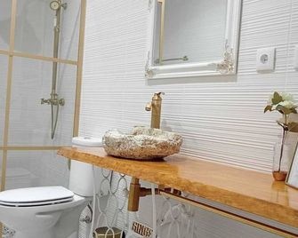 Casinhas do Miga - Santa Comba Dão - Casa de banho