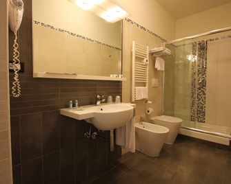 Hotel Star - Monterotondo - Ванна кімната