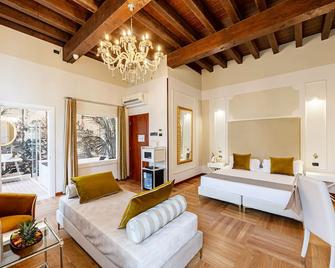 Hotel Villa Cariola - Caprino Veronese - Schlafzimmer