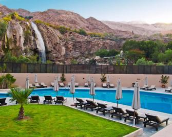 Ma'in Hot Springs - Madaba - Svømmebasseng