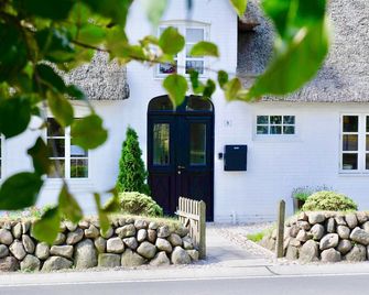 Reetdachhaus Bosbüll Huus Fewo - Nordisch Jung - Niebüll - Building