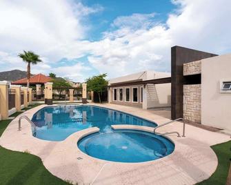 Elegant House Altaria | Hermosillo, 3 Bedrooms with Pool - Hermosillo - Pool