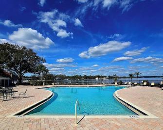 Beautiful Condo Close to Busch Gardens - Tampa - Pool