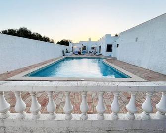 Large Open Plan 3 Bedroom Family Villa with Private Pool - Praia da Luz - Pool