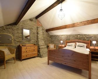 Independant Gîte at the Calm way in the Center of the Village - Bastogne - Bedroom