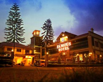 Famous Hotel - Pyin Oo Lwin - Gebäude