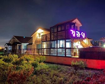 Jeju Gillime Pension - ג'ג'ו - בניין