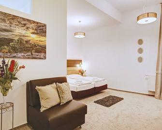 Boutique-Hotel Kronenstuben - Grünbühl - Schlafzimmer