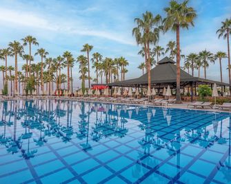 Meryan Hotel - Okurcalar - Piscina