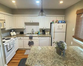 2-bd condo in Galleria HTX with Pool, WiFi - יוסטון - מטבח