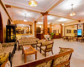 Protea Hotel by Marriott Dar es Salaam Courtyard - Daressalam - Lounge