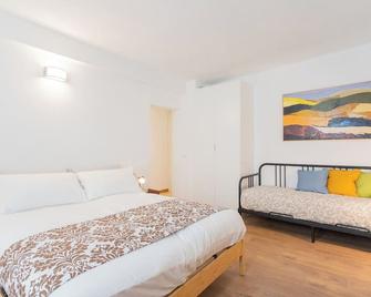 Da Pia in Historycal Como City Centre by Rent All Como - Como - Sypialnia
