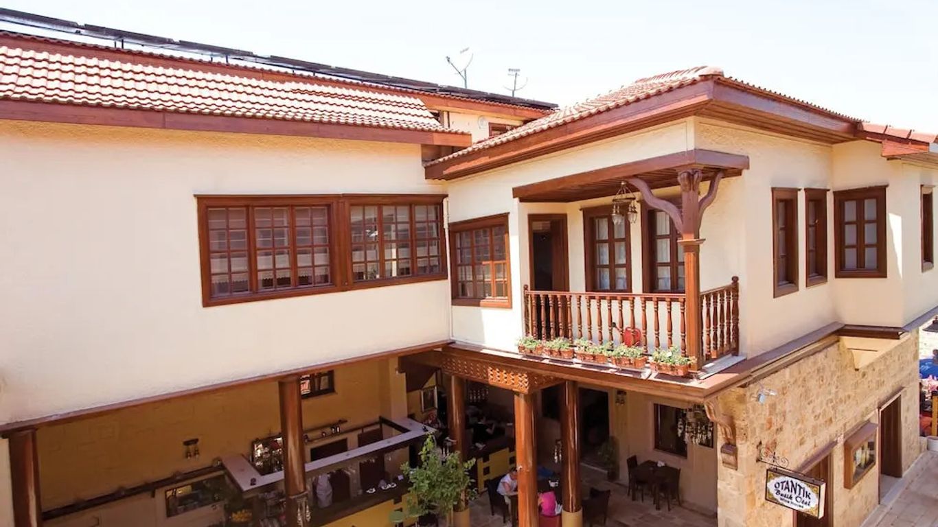 Cicerone Lodge Hotel