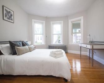 2 bedroom condo close to Boston and Cambridge with free parkings - בוסטון - חדר שינה