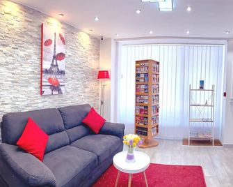 Hotel Aviatic - Paris - Living room
