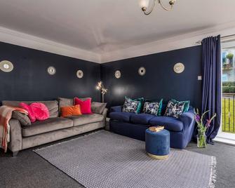 Turnberry Accommodation - Girvan - Living room