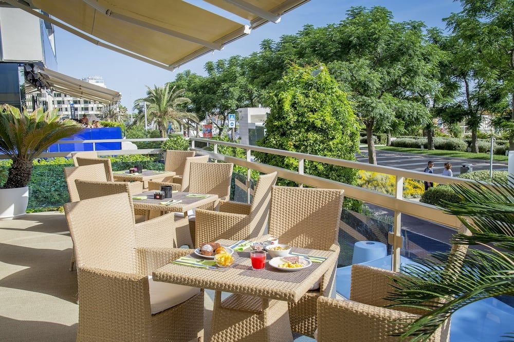 Hotel Mon Cheri - ריצ'ונה - מרפסת