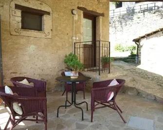 Agriturismo La Collina degli Scoiattoli - Cravanzana - Patio