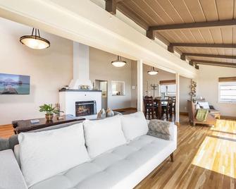 26' Sundeck Ocean Panoramic Views With Ac Fast Wifi -902mbps - San Diego - Living room