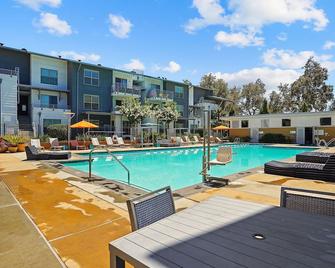 Luxury 1 bedroom w/ pool mins from - Sacramento Kings - West Sacramento - Pool