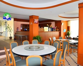Phatad Valley Hotel - Thong Pha Phum - Restaurante