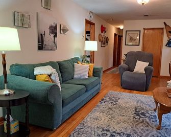 Comforts of home- 3-bedroom house near Buena Vista & Lexington - Buena Vista - Living room