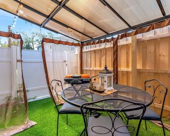 15 Mins to Beach, Private Pool ,Book Before Its Gone - Largo - Patio