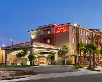 Hampton Inn & Suites San Bernardino - San Bernardino - Building