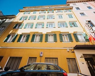 Hotel Città di Parenzo - Trieste - Building