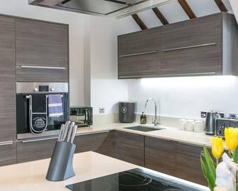 Willow Suite - One-bed studio apartment - Stamford - Keuken