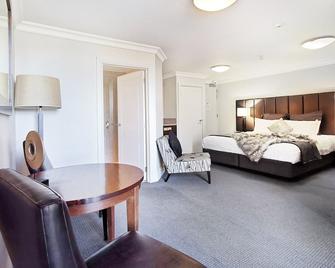 Modern Spacious Town Center Unit with Lake View - Queenstown - Schlafzimmer