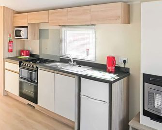 Caravan with one double and one twin. - Blairgowrie - Kuchyň