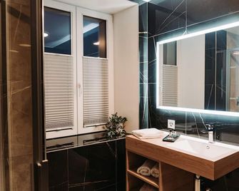 Hotel Du Midi - Delémont - Bathroom