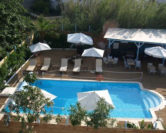 Villa Katerina - Parikia - Pool