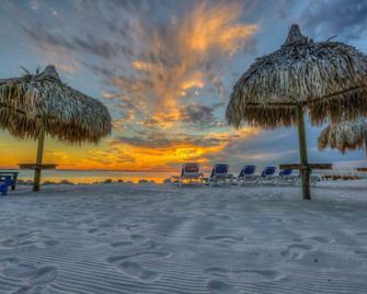 Sailport Waterfront Suites - Tampa - Beach