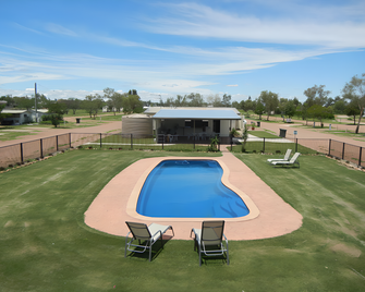 Longreach Tourist Park - Longreach - Pool